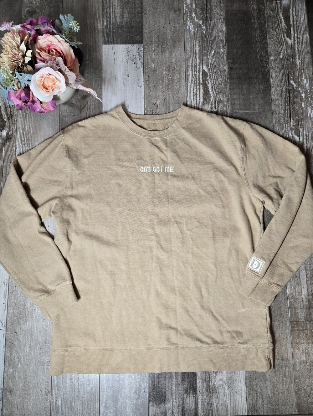 Independent Trading Company Tan “GOD GOT ME” Sweatshirt Men’s XL